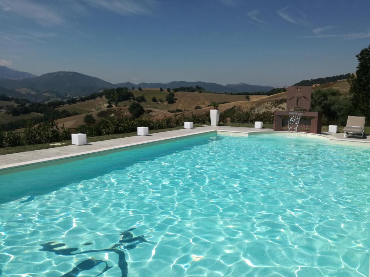 Agriturismo Le Capannacce Urbania Bagian luar foto